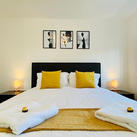 Wilnecote House Villa แทมเวิร์ธ ภายนอก รูปภาพ